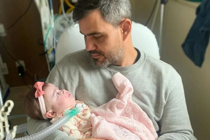 Juliano Cazarré e a filha