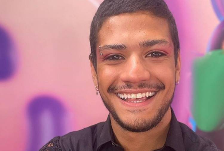 Gabriel Santana comenta sobre bissexualidade e expõe relação com a ex-namorada
