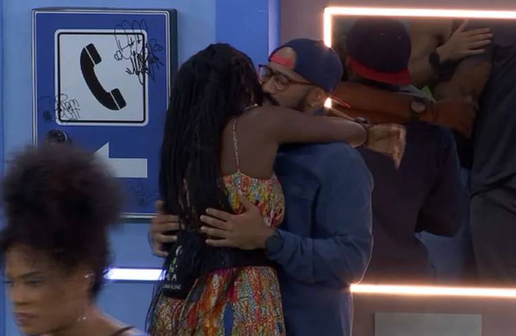 BBB23: Após escapar do Paredão, Sarah Aline se declara para Ricardo: “Te amo!”