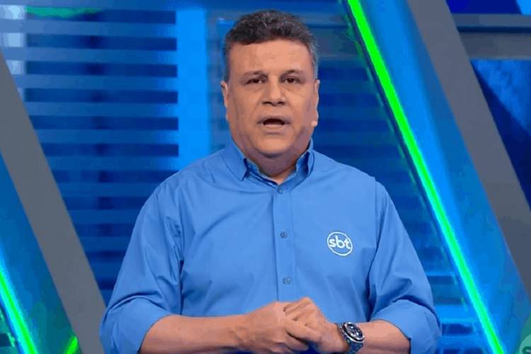 Téo José, narrador do SBT, se revolta com atitude de jogador: “grande idiot*”
