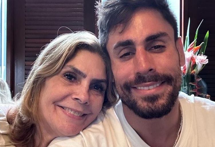 Mãe de Antônio Sapato apoia o filho: ”Levante a cabeça”