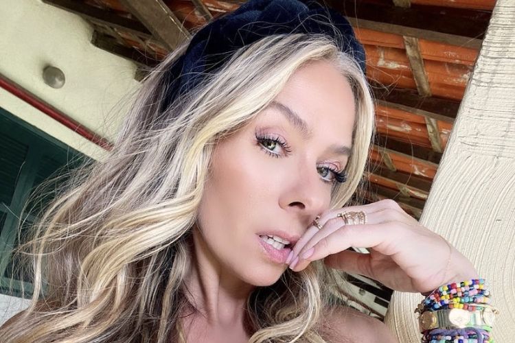 Adriane Galisteu comenta críticas de Roberto Justus: ”Sou essa mulher mesmo”