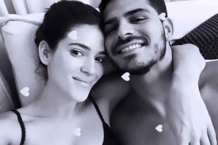 Ana Clara se declara ao namorado ao compartilhar foto: “saudades”