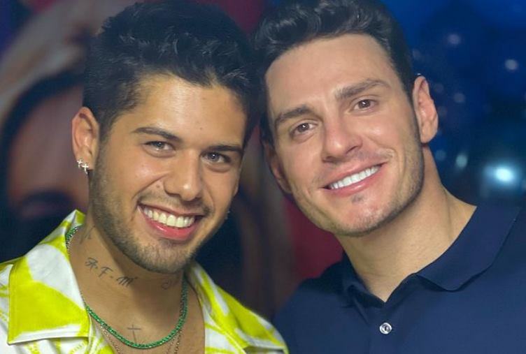 Ex-BBB Gustavo posa ao lado de Zé Felipe: ”Gente boa”