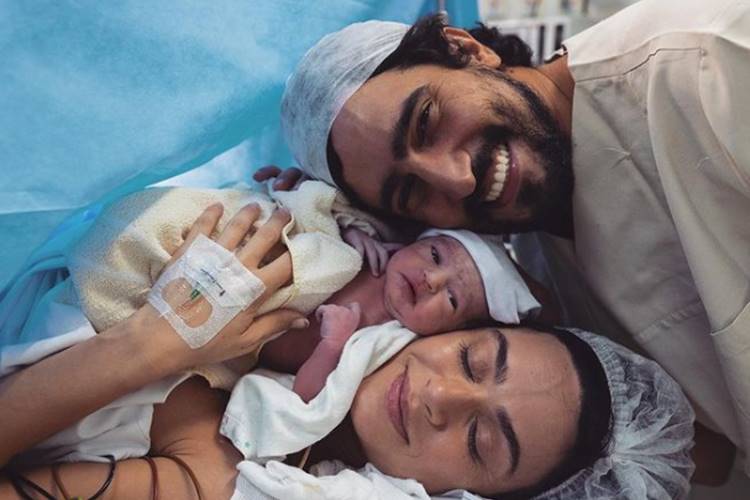 Nasce Tereza, filha de Thaila Ayala e Renato Góes
