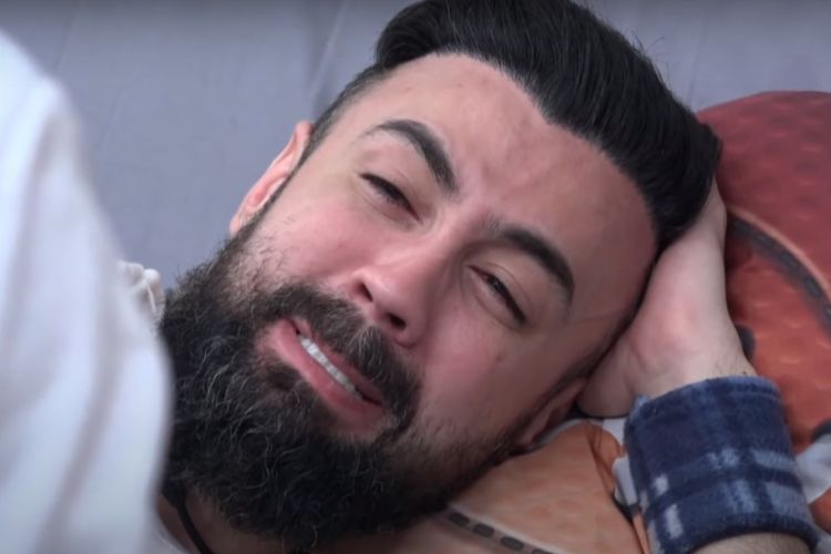 A Grande Conquista: Bruno Tálamo vai aos prantos com medo de ser o primeiro eliminado: “De novo?”