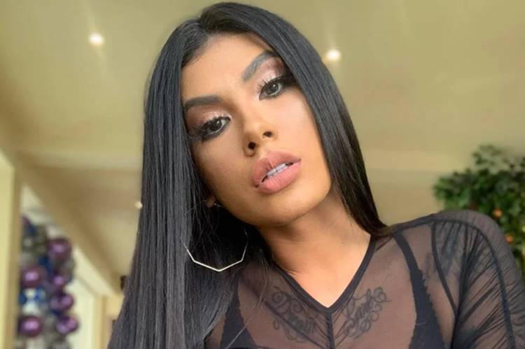 Pocah registra momento em que é xingada por policial em viatura: ‘Baranga’; veja!