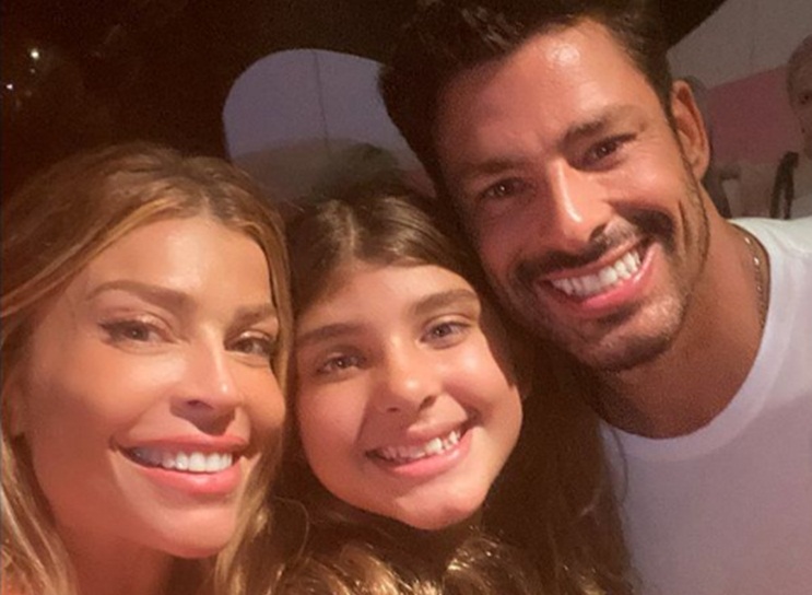 Cauã Reymond com a filha e Grazi Massafera - Instagram