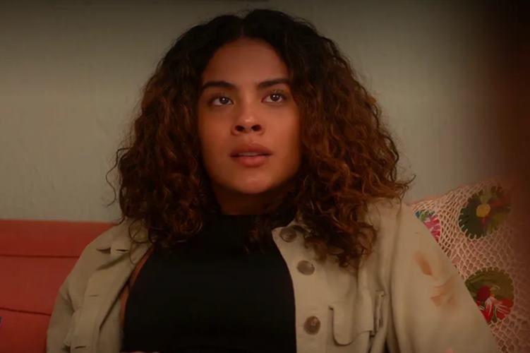 Vai na Fé: Jenifer descobre que Sol foi abusada por Theo