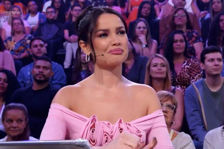 Juliette chora no ‘Domingão’ após receber homenagem dos sobrinhos: ‘Golpe baixo’