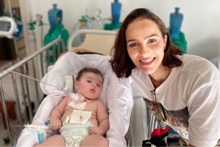 Letícia Cazarré comenta sobre o risco do sexto bebê ter o mesmo problema de Maria Guilhermina