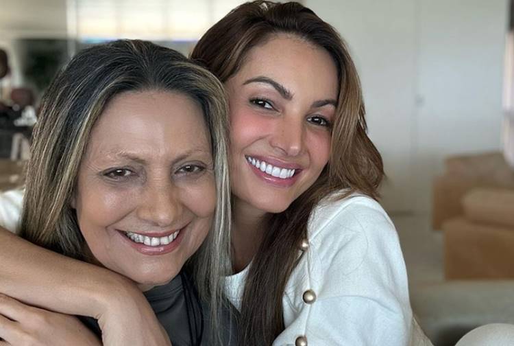 Patrícia Poeta emociona ao fazer homenagem a mãe: “amo você”