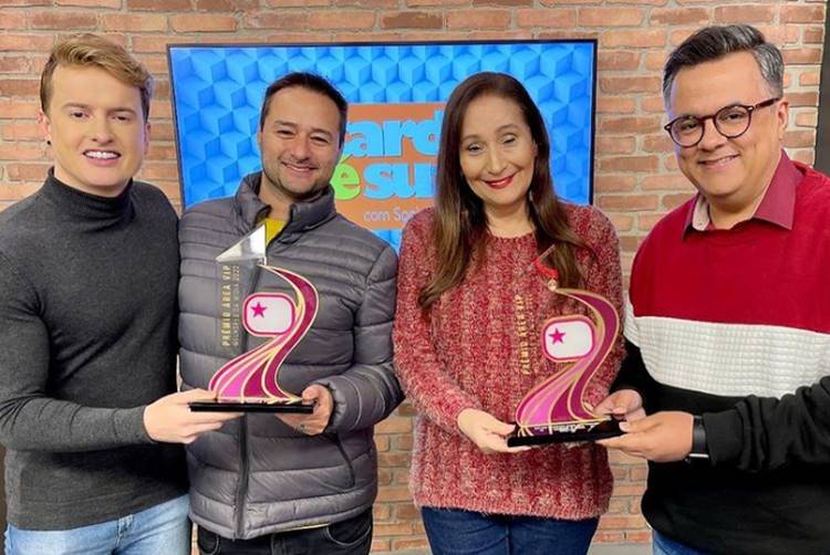 Sonia Abrão e jornalistas repercutem vitória no Prêmio Área VIP