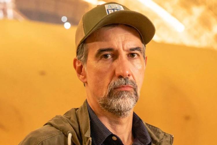 Terra e Paixão: Ademir salva Aline de dívida e revolta Antônio