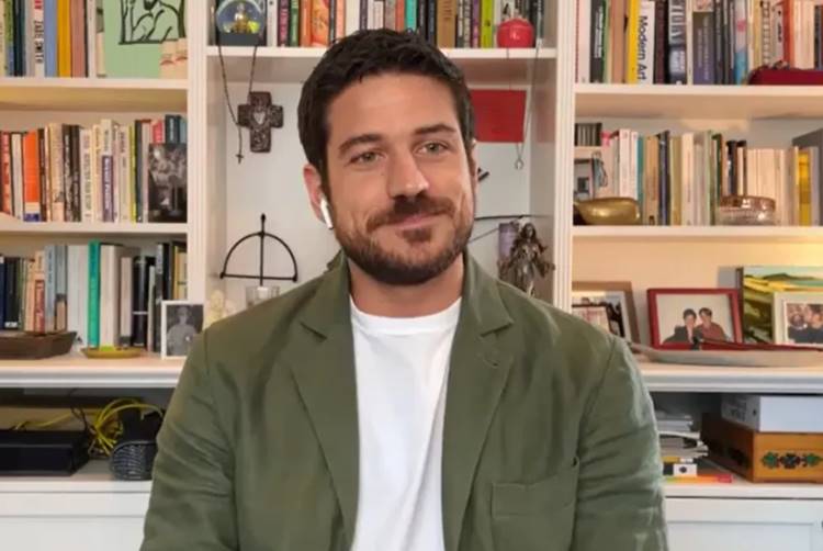 Marco Pigossi revela se temeu perder trabalhos por assumir sexualidade