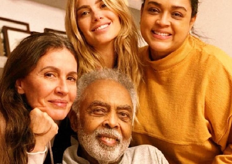 Carolina Dieckmann e família de Gilberto Gil (Foto: Reprodução Instagram)