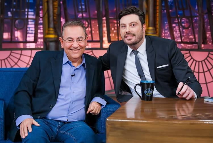 Ícone do jornalismo esportivo, Flávio Prado relembra carreira no ‘The Noite’ desta segunda