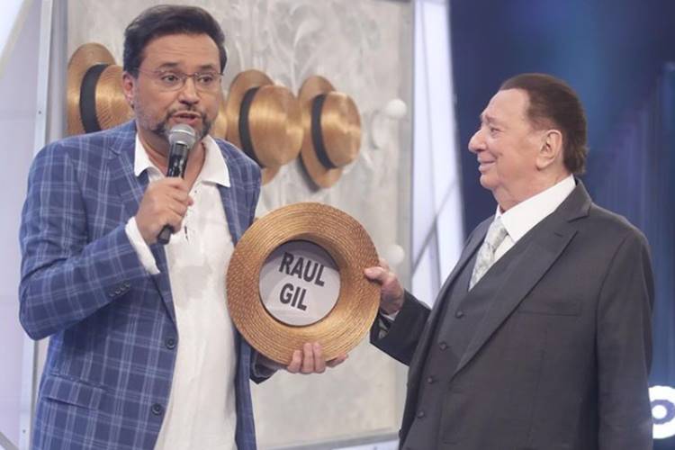 Geraldo Luís presta homenagem a Raul Gil e desabafa: “emocionado”