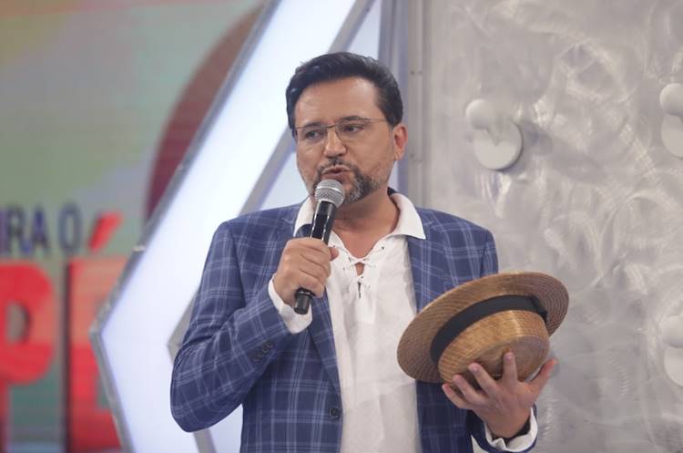 Raul Gil recebe Geraldo Luís no ‘Pra Quem Você Tira o Chapéu?’ neste sábado no SBT