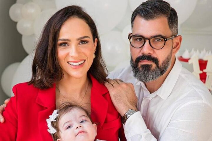 Letícia e Juliano Cazarré com Maria Guilhermina