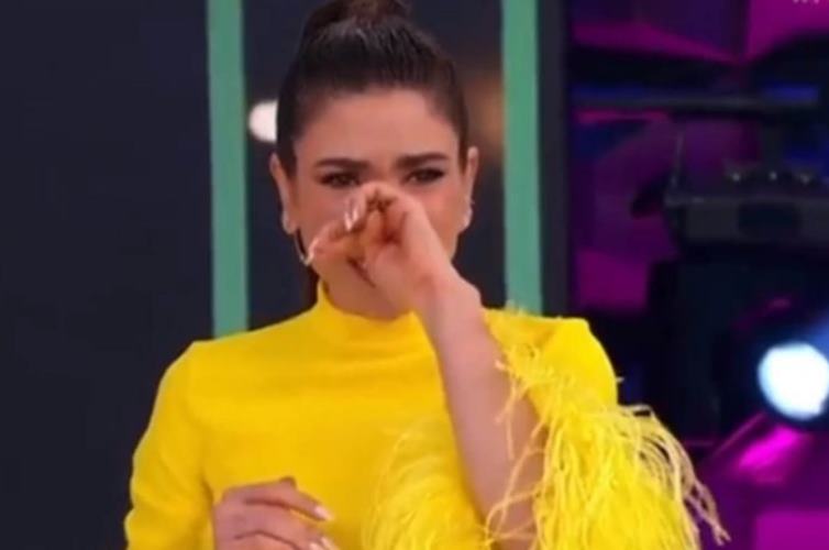 Patrícia Abravanel vai aos prantos no Programa Silvio Santos