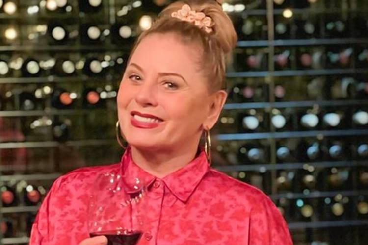 Vera Fischer relembra foto ousada de 84 e recebe elogios: “sempre linda”