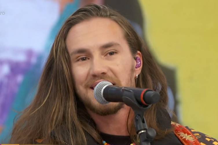 No ‘Encontro’, Vitor Kley vai aos prantos ao revelar condição do pai: “depressão”