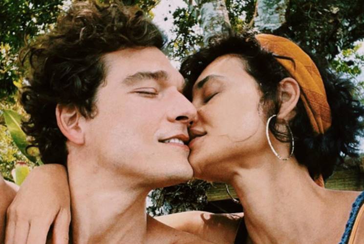 Alex Cunha e Débora Nascimento