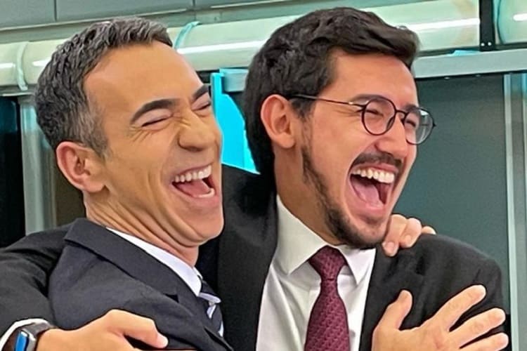 Jornalista se derrete em elogios após receber o bastão de César Tralli e assumir o Jornal Hoje