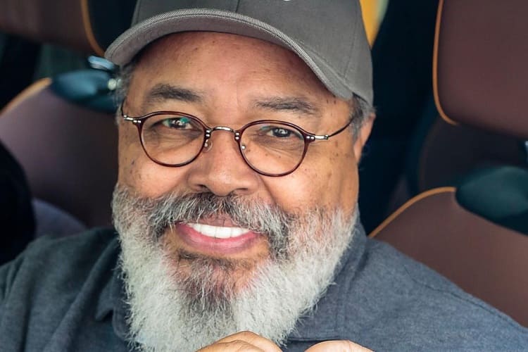 Jorge Aragão reaparece após internação e manda comovente recado aos seus fãs