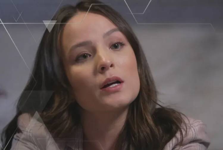 Larissa Manoela revela motivo de ter afastado os pais da gestão de sua carreira