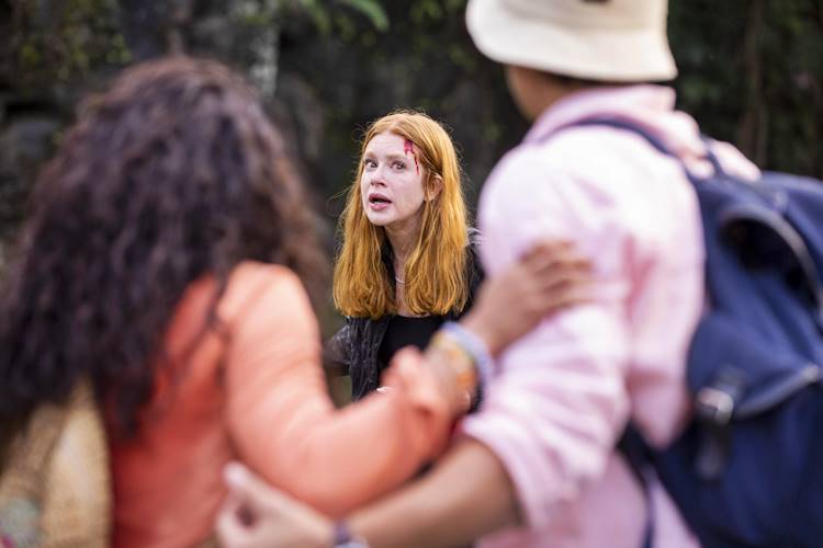 Fuzuê: Dissimulada, Preciosa inventa mentira e causa espanto em Luna e Miguel
