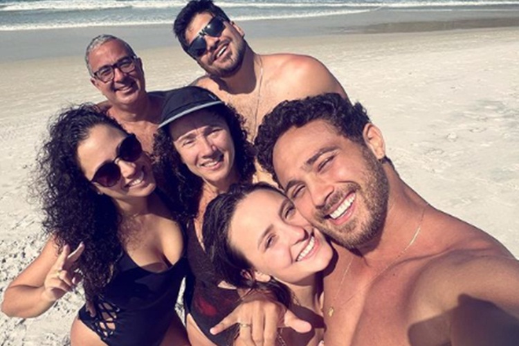 Cunhada de Larissa Manoela sai em defesa da família: “Amor e respeito”