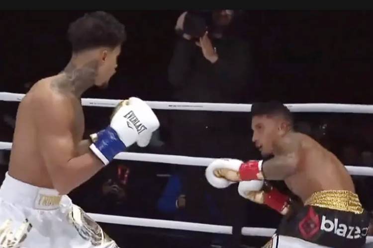 Mc Livinho Vence Luta Contra Dynho Alves E Conquista Cinturão Do Fms