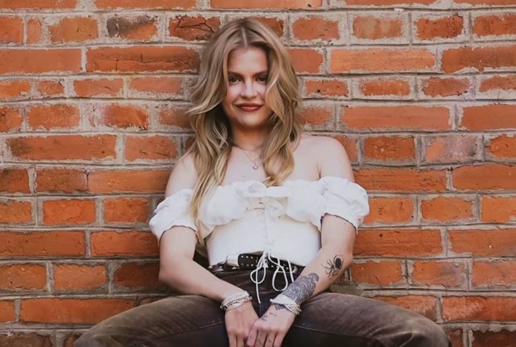 Celebridades bissexuais: veja a lista de famosos que se declararam