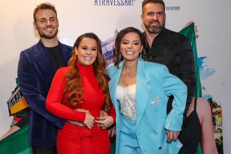 Mariara e Maraisa com os namorados