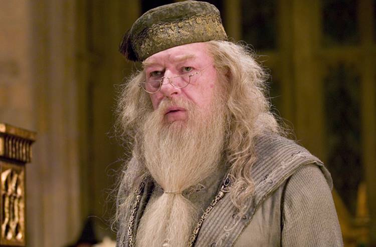 Morre Michael Gambon, conhecido por viver Dumbledore em Harry Potter, aos 82 anos