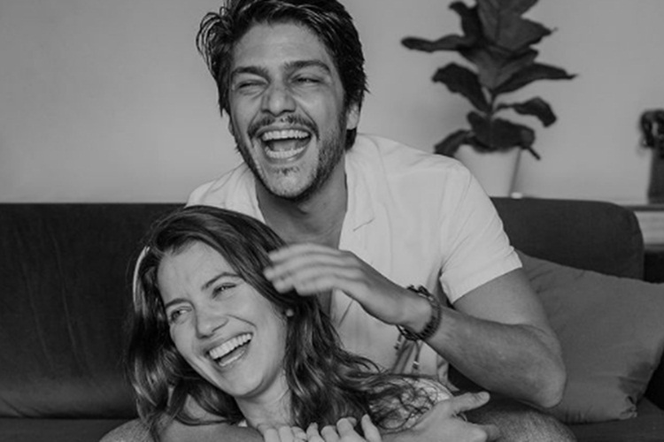 Nathalia Dill se declara para o marido ao celebrar data especial Área VIP