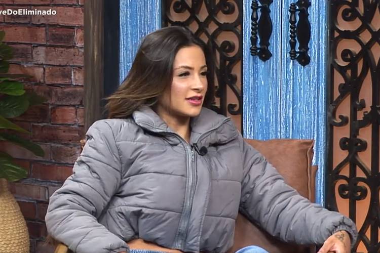 Nathalia ‘debocha’ de Rachel Sheherazade e afirma: “Ela foi levantar bandeira”