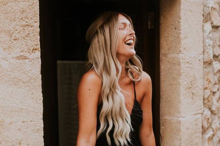 Morre Nicky Newman, influenciadora que lutava contra um câncer, aos 35 anos