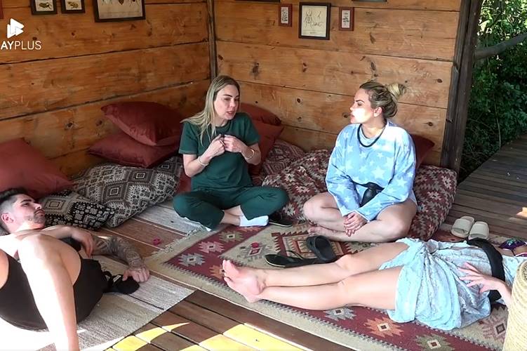 A Fazenda 15: Rachel Sheherazade desabafa sobre Kamila Simioni após briga: “não me conectei”