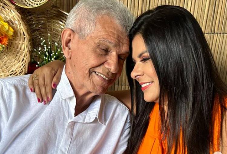 Mara Maravilha encanta ao surgir ao lado do pai: “meu herói”