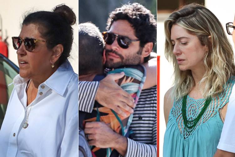 Famosos comparecem ao velório do maquiador Ricardo Tavares