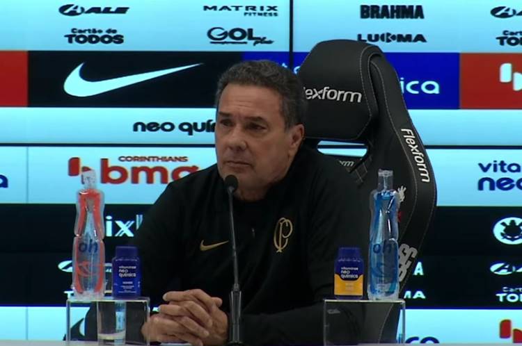 Vanderlei Luxemburgo é demitido do Corinthians após empate na Sul-Americana