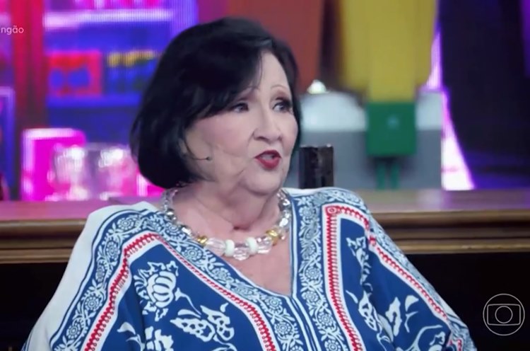 Déa Lúcia exige aumento salarial para seguir no ‘Domingão com Huck’