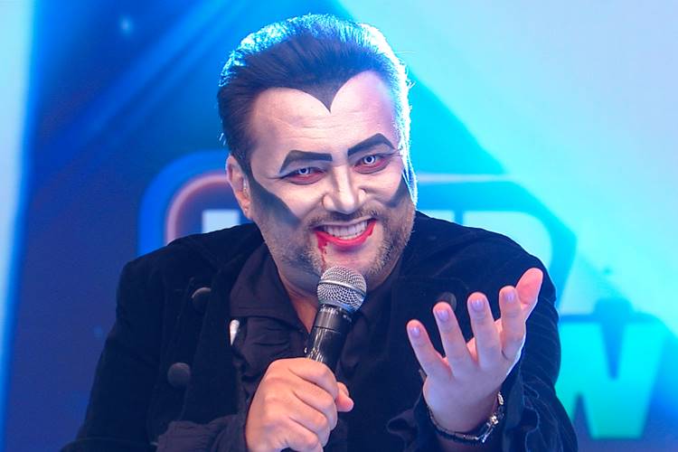 Halloween no ‘Ultra Show’: Geraldo Luís vira ‘Drácula’ neste Dia das Bruxas