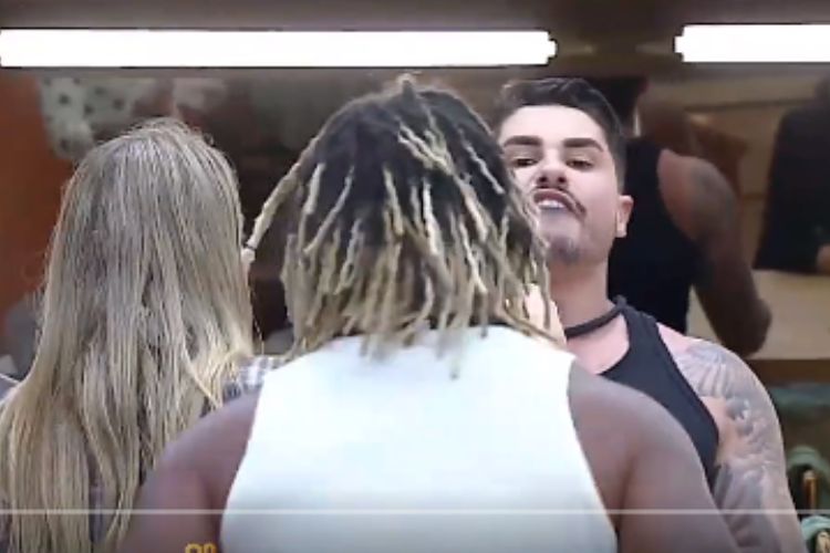 Lucas Souza e Laranjinha - A Fazenda