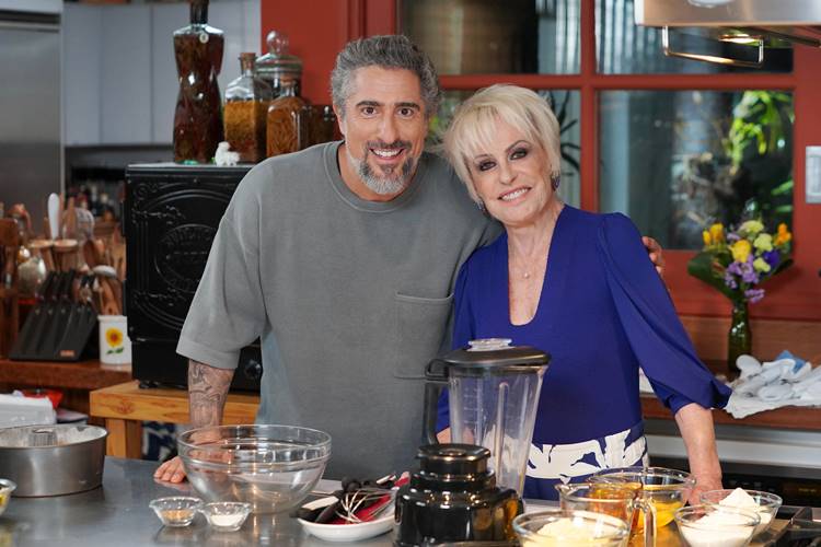 ‘Caldeirão com Mion’ celebra dois anos no ar com visita à casa de Ana Maria Braga