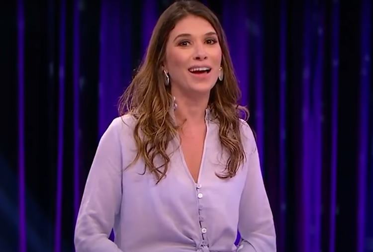 Rebeca Abravanel mostra barriguinha de grávida e encanta a web