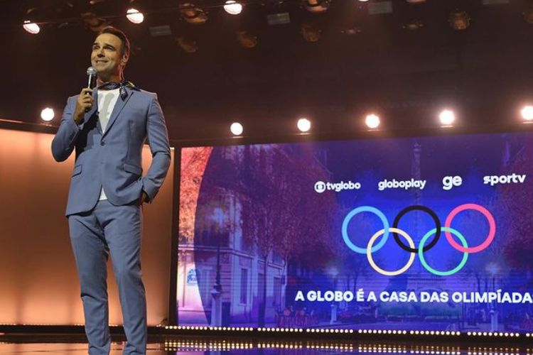 Tadeu Schmidt se emociona ao ganhar mais um programa na TV Globo: ‘Tô muito empolgado’